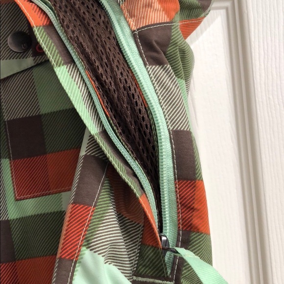 Women’s Burton Snowboarding Jacket - Picture 9 of 15